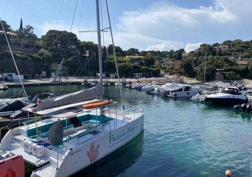 Cap sur le Fort du Pradeau en catamaran_Hyères