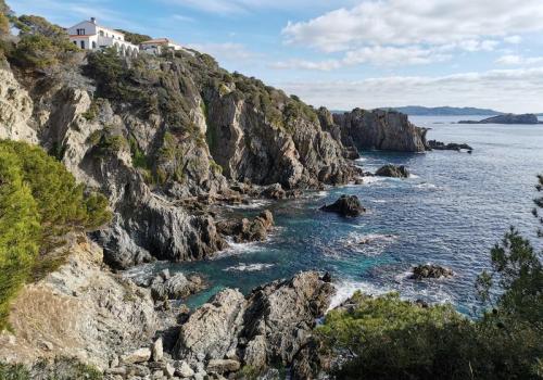 Sentier du littoral en direction du Port Auguier