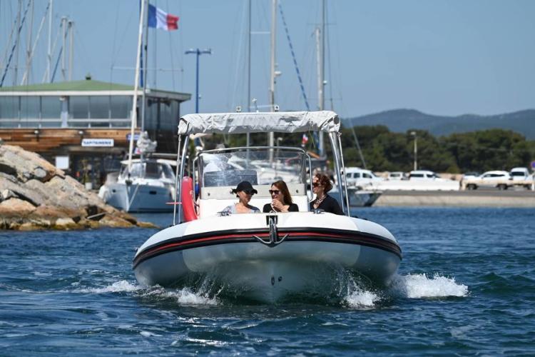 Secretrip vous embarque pour une demi-journée de rêve vers Porquerolles, Giens, la côte sauvage de Giens etc - Départ depuis le port de Hyères
