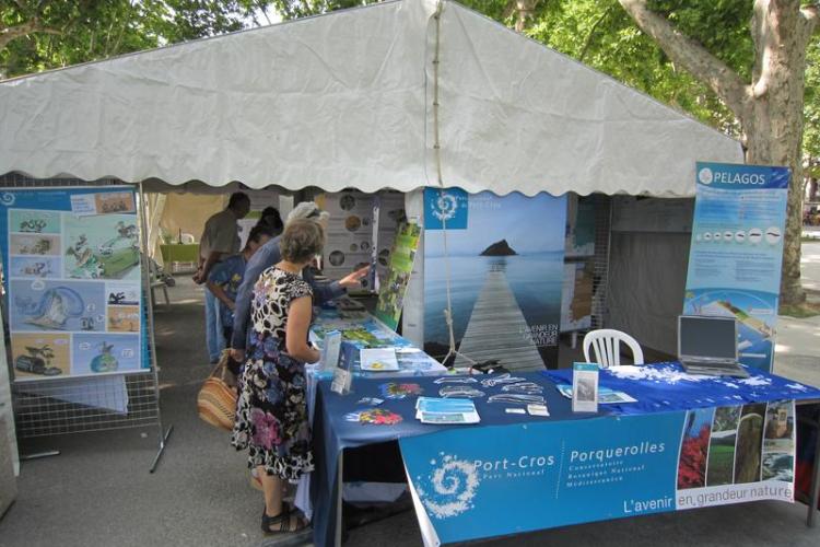 Affiche pour stand Inf'eau Mer - Fête de la Nature-Stand des Parcs Nationaux (Montpellier)